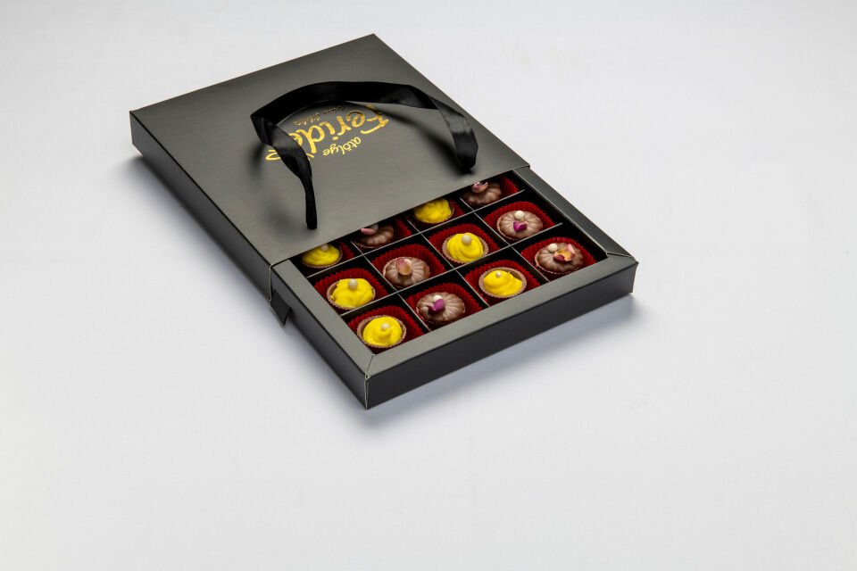 Artizan Gül ve Limon Ganaj Dolgulu Çikolata