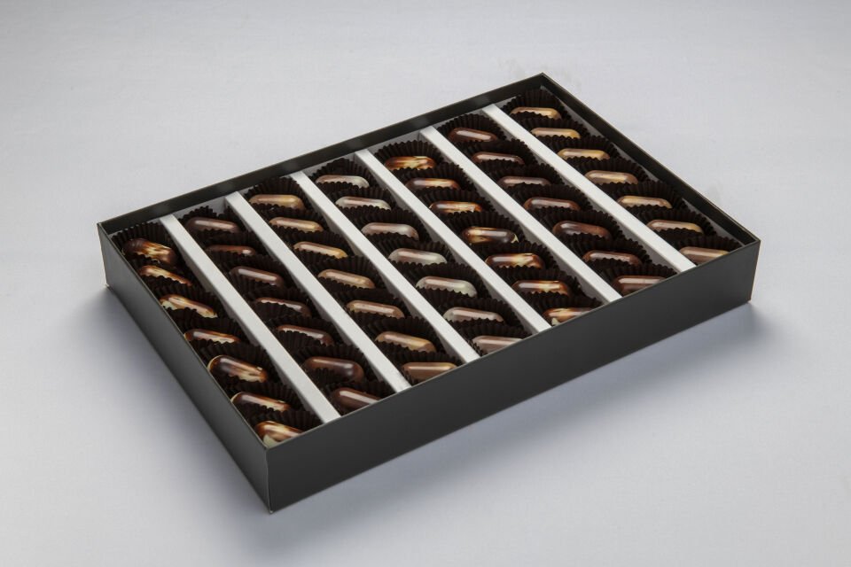 Artizan Karamel ve Vanilya Ganaj Dolgulu Çikolata