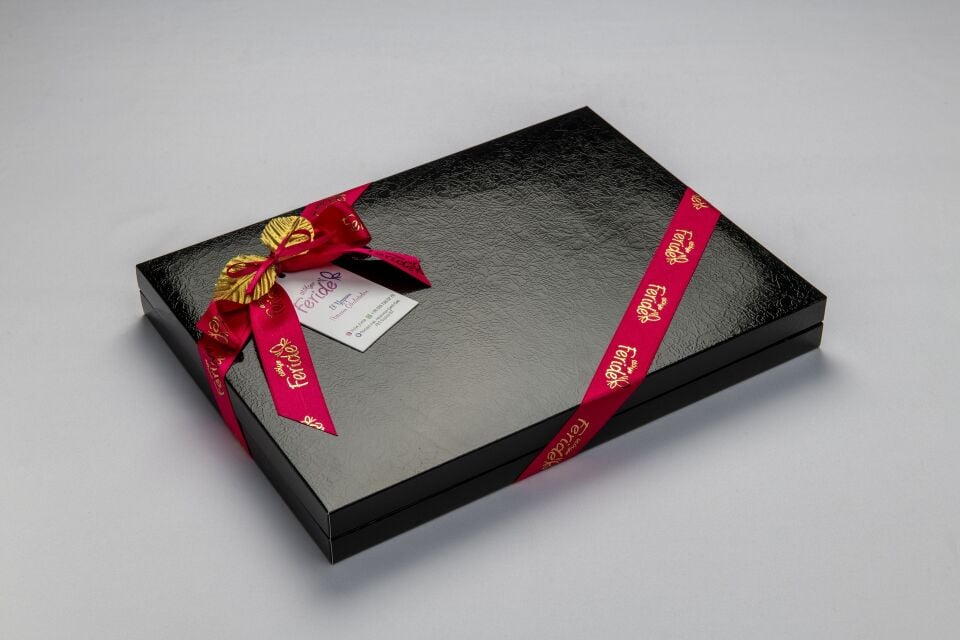 Artizan Karamel ve Vanilya Ganaj Dolgulu Çikolata