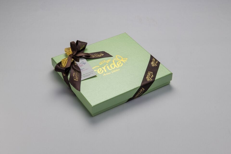 Artizan Karamel, Lotus, Fındık, Siyah Susam Ganaj Dolgulu Çikolata