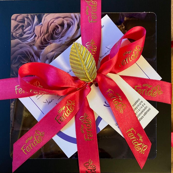 Çiçekli Hediye Kutusu